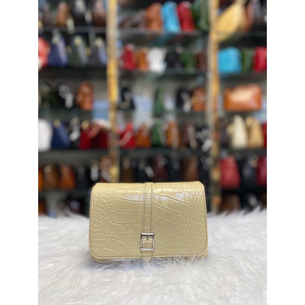 کیف دوشی کرمی