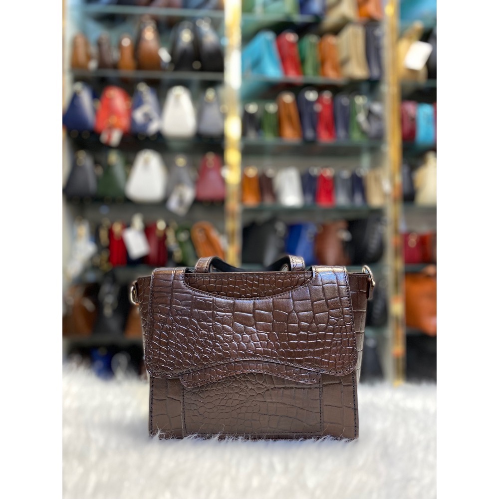 کیف دوشی قهوه ای