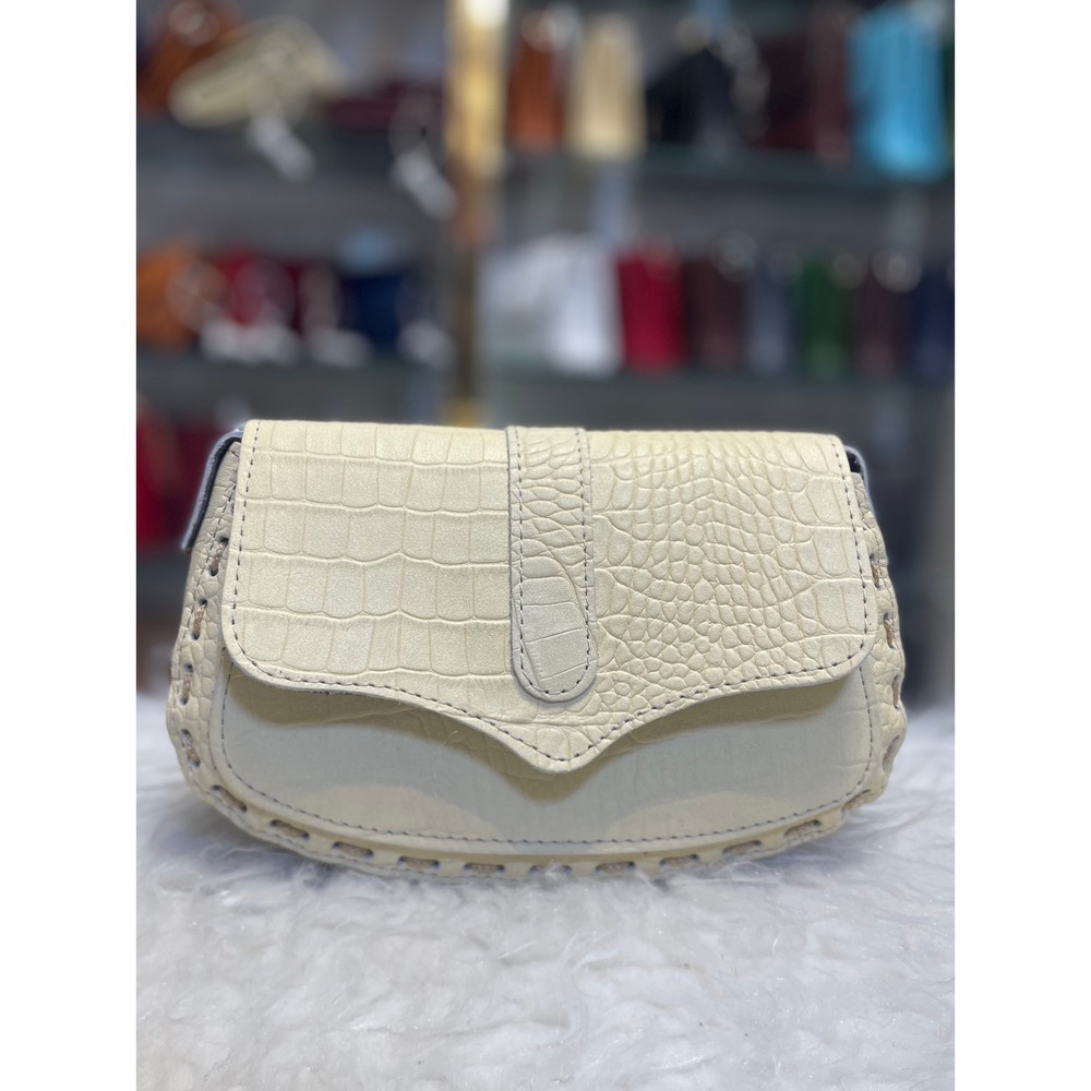 کیف چرم کرمی